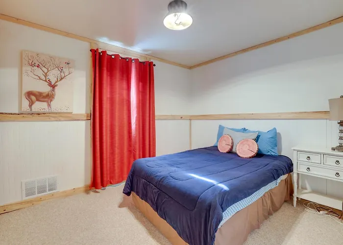 2 Mi To Dtwn: Pet-friendly Apt!