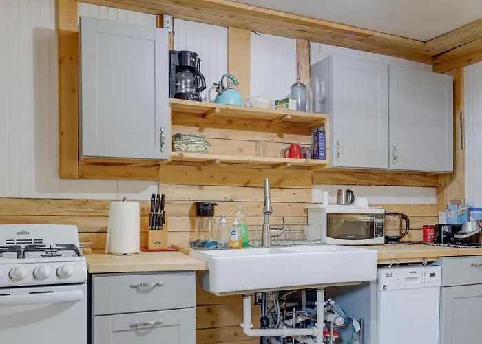 2 Mi To Dtwn: Pet-friendly Apt! Apartment